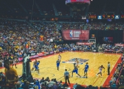 开云体育在线-冰与火的对决，恩比德一球定江山，76人险胜热火