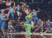 开云下载-绿茵场与篮球馆，德甲争冠焦点战与爵士封锁上海队的双重视角