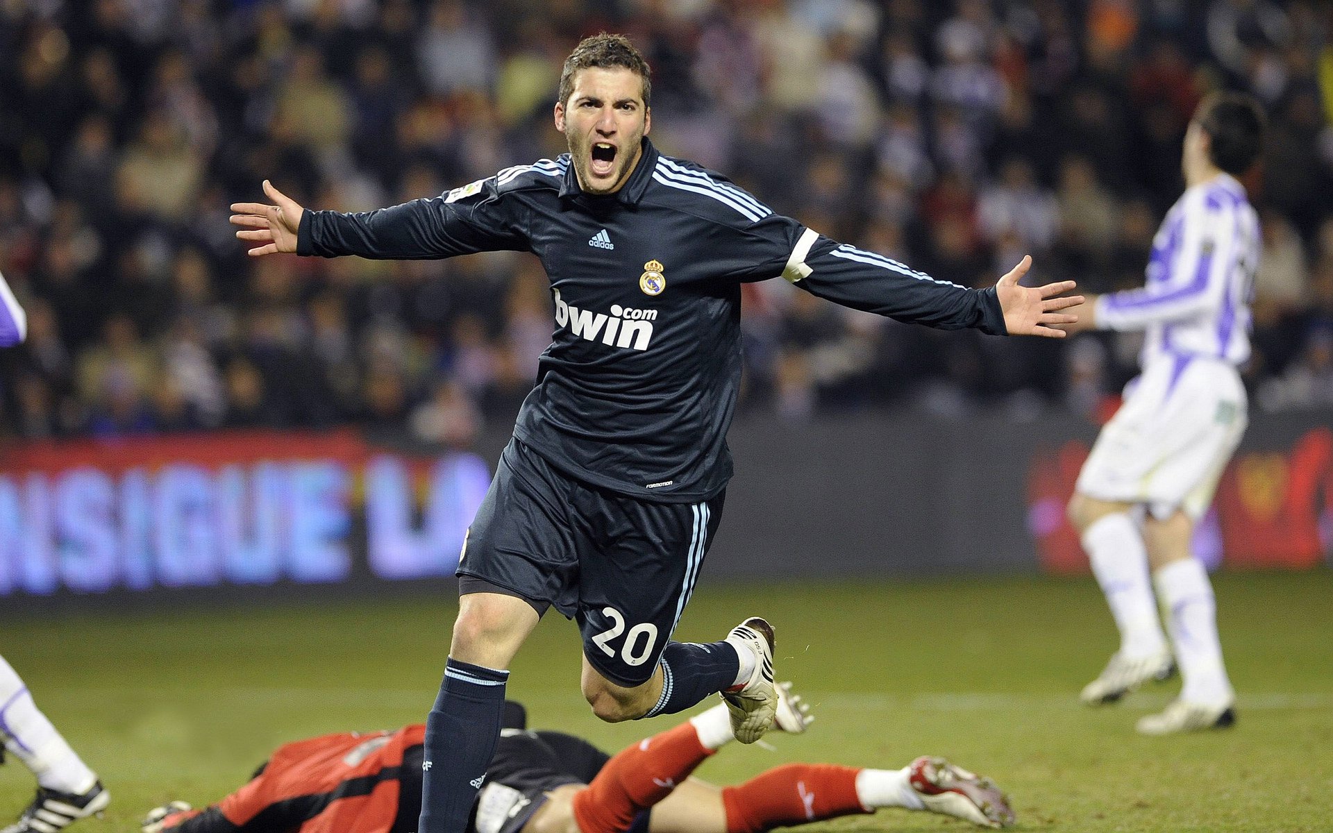 若日尼奥，攻防转换的节拍器，阿森纳全面压制比利时的隐形引擎