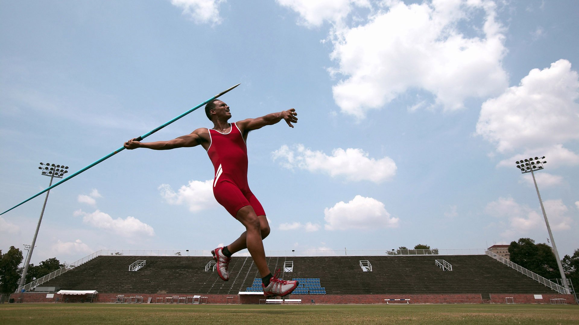 法比尼奥德甲争冠战接管比赛，阿根廷提前终结悬念尼斯